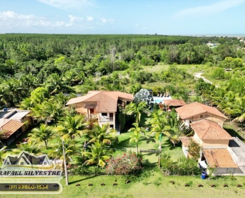 Vista aérea frente Pousada a venda em Costa Dourada BA