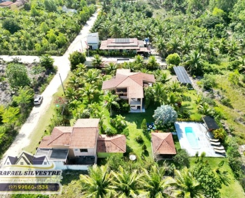 Vista aérea lateral esquerda Pousada a venda em Costa Dourada BA